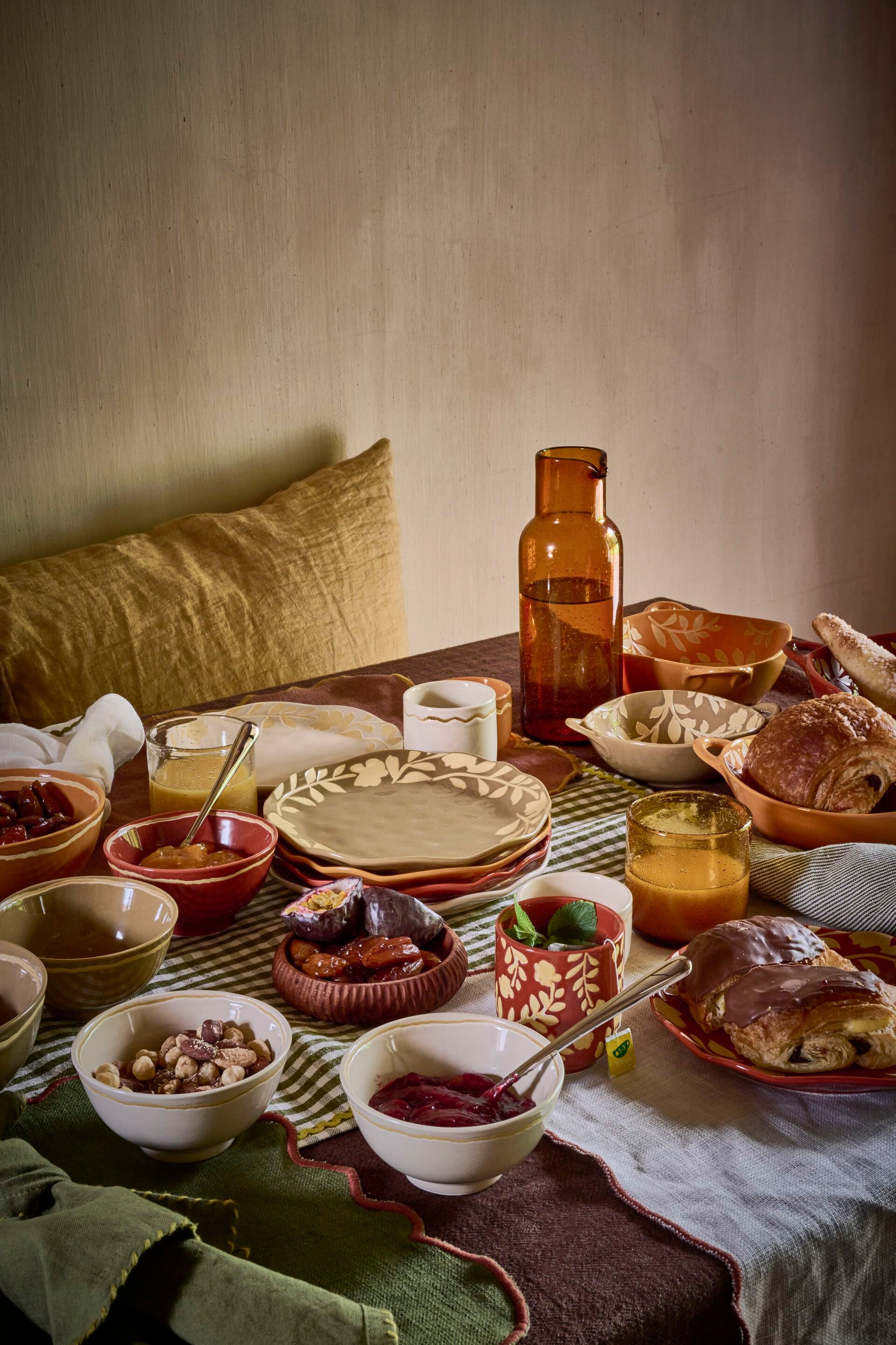 Фарфоровая круглая десертная тарелка POMAX Romance ARCH-00039917 - Вид №8