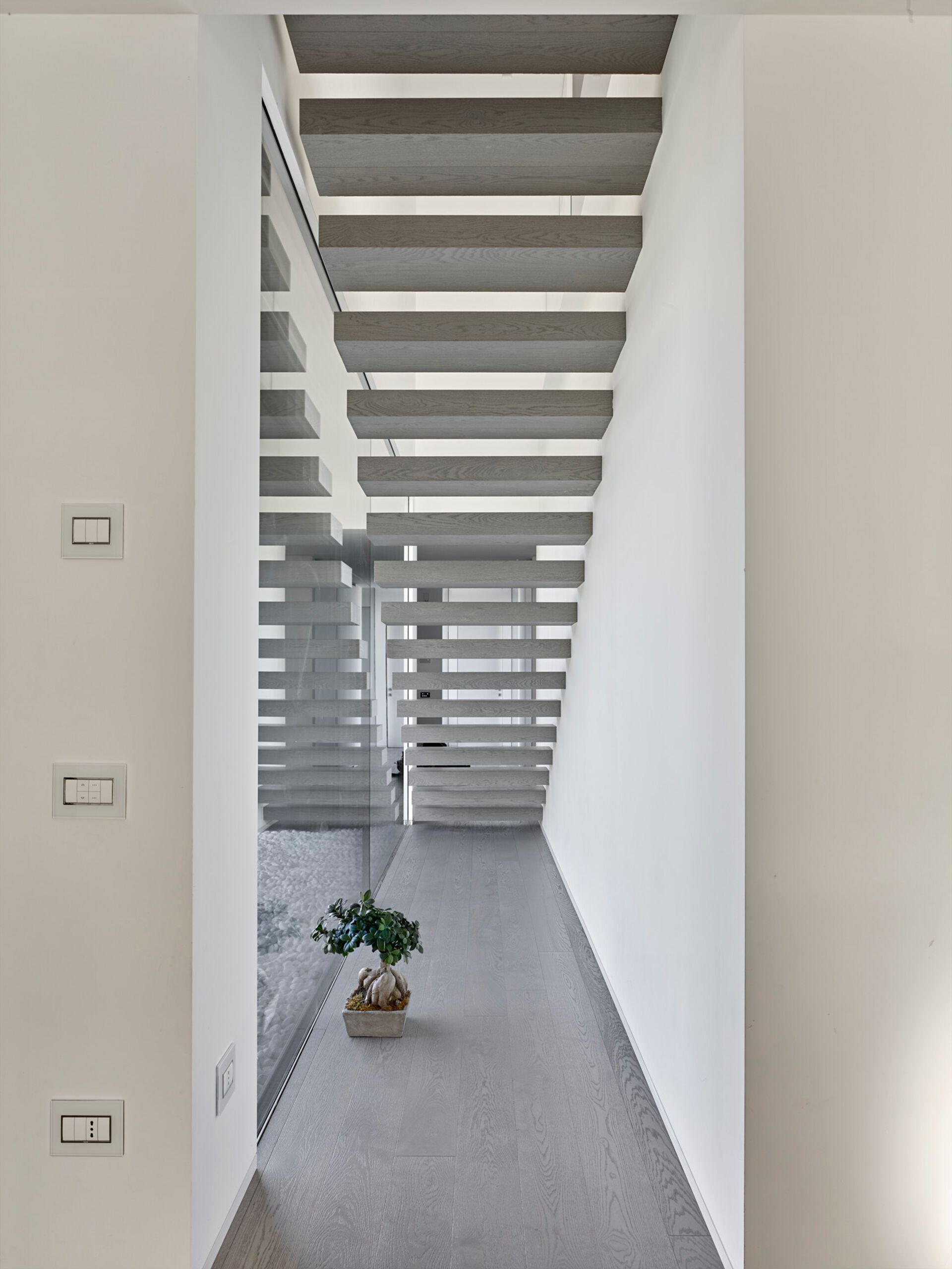 Биосовместимая трехслойная деревянная лестница Fiemme Tremila SCALA CON PEDATA SCATOLATA ARCH-00012900 - Вид №4