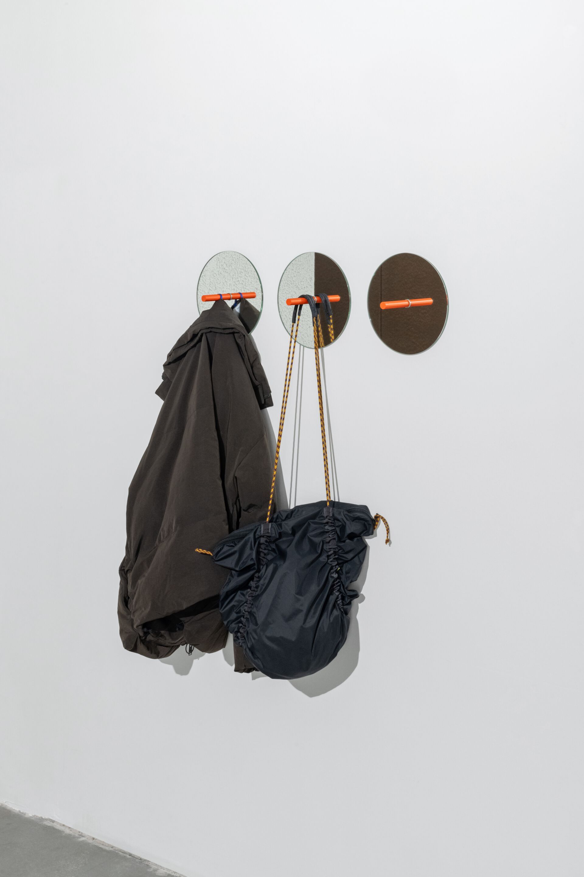 Алюминиевая настенная вешалка LOEHR L9 PORTAL ARCH-00127373 - Вид №13