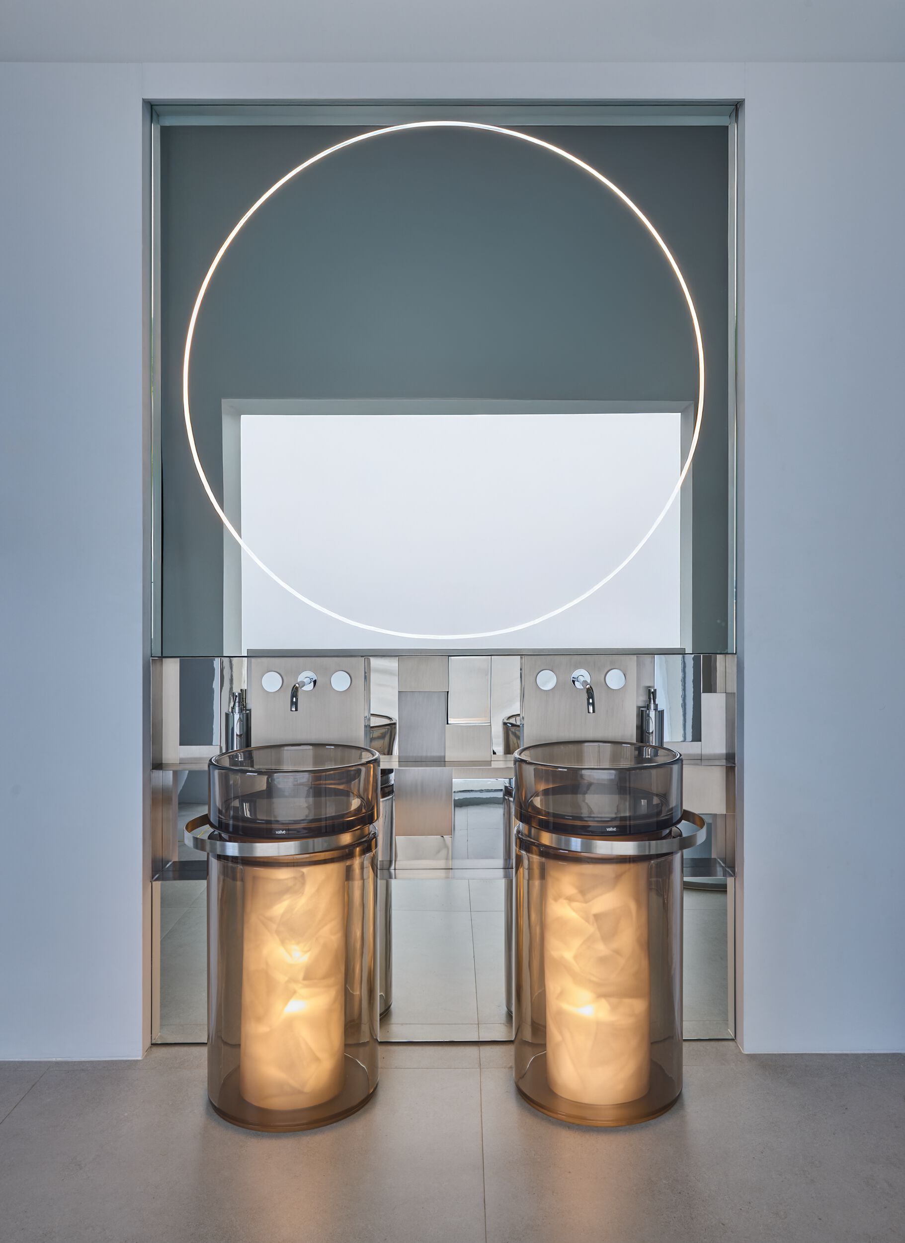 Отдельно стоящий умывальник из смолы Vallvé DOUBLE C ARCH-00070920 - Вид №2