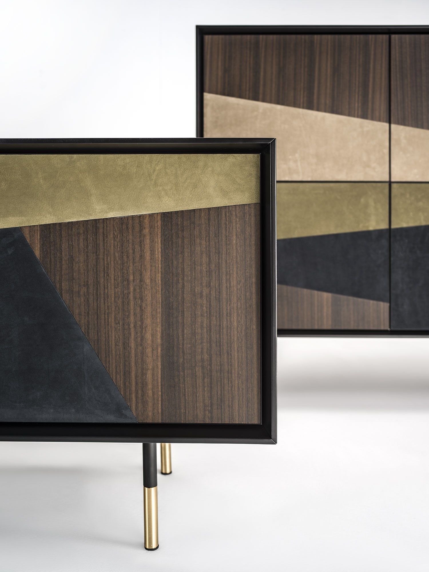 Деревянный шкаф с распашными дверцами Frigerio Norman ARCH-00061062 - Вид №2