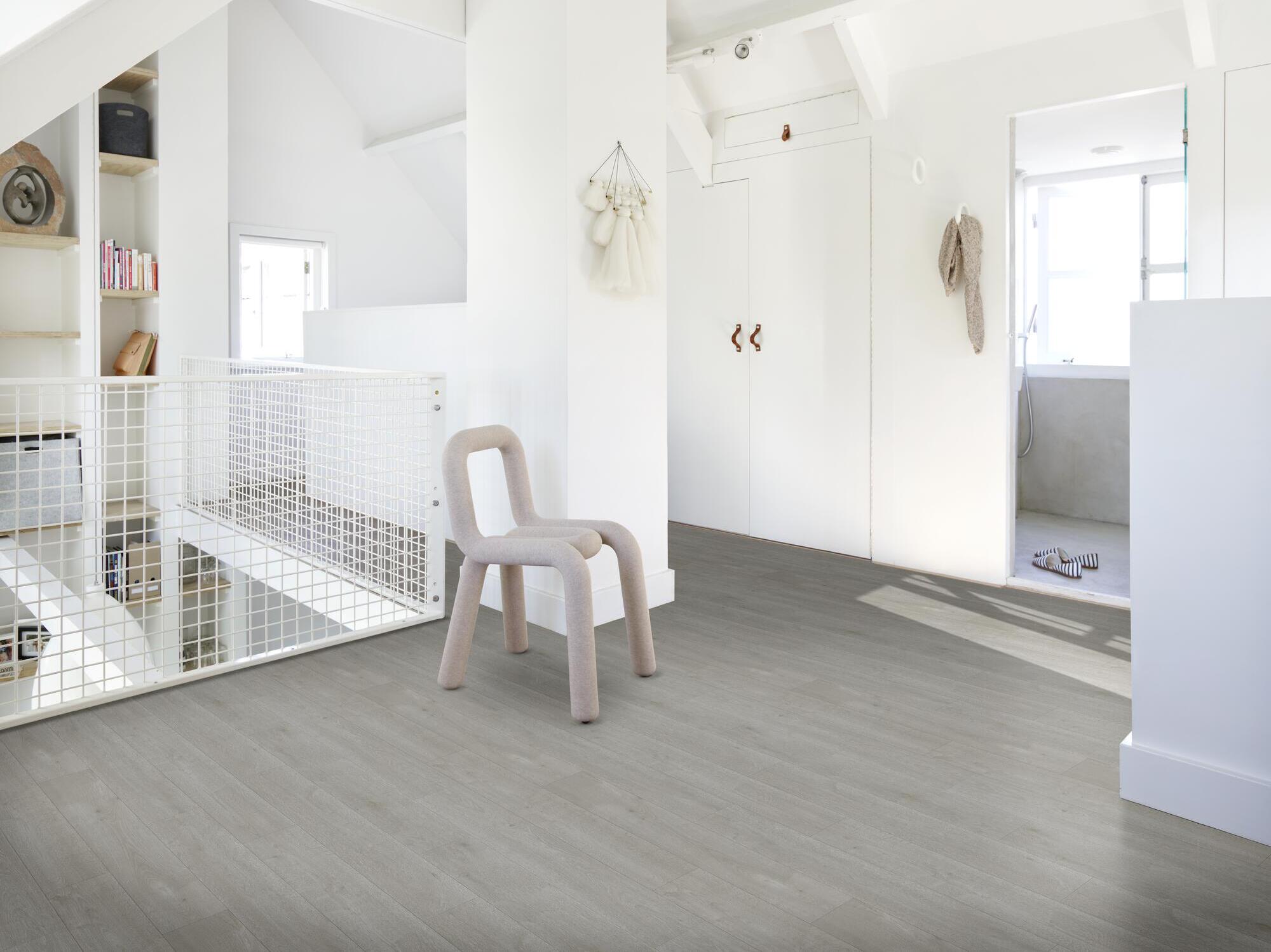 Нескользящий виниловый пол с эффектом дерева BEAUFLOR Polaris ARCH-00120387