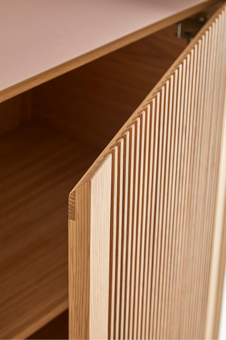 002828 Комод STH011/STH111 на ножках Punt Mobles Stockholm Santreyd