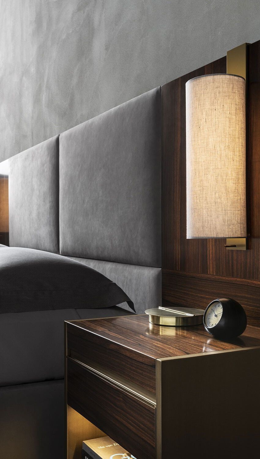 Кожаный и деревянный изголовье для двуспальной кровати OAK Metronome ARCH-00077532 - Вид №1