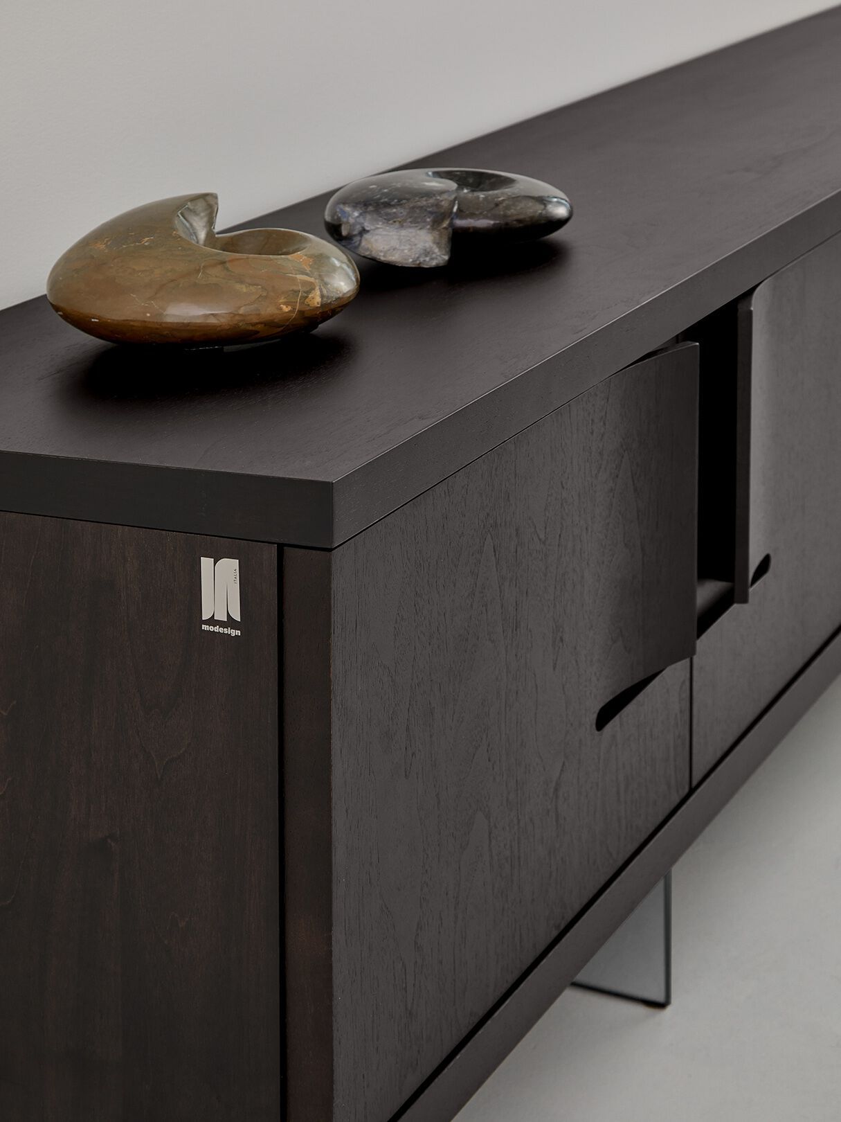 Секционный шкаф для телевизора из грецкого ореха Modesign Book ARCH-00041850 - Вид №3