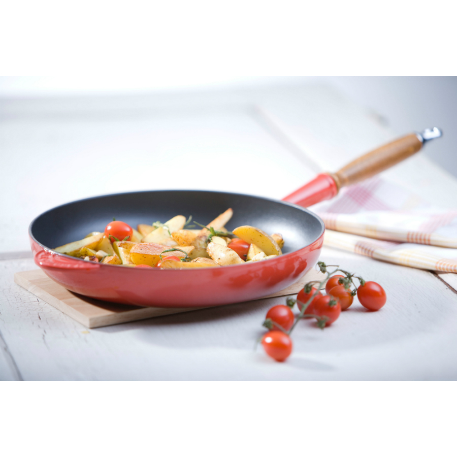 Сковорода чугунная Le Creuset с деревянной ручкой, Ø26 см, оранжевая 20058260900460 - Вид №1
