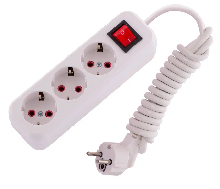 LILA Удлинитель с заземлением 3 входа, 2 метра с выключателем белый LEZARD 720-0302-302