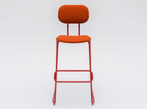 Высокий табурет из ткани с подставкой для ног