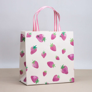 90822407 Пакет подарочный (XS) "Strawberry many" white 22х22х10 см STLM-0398131 NOBRAND