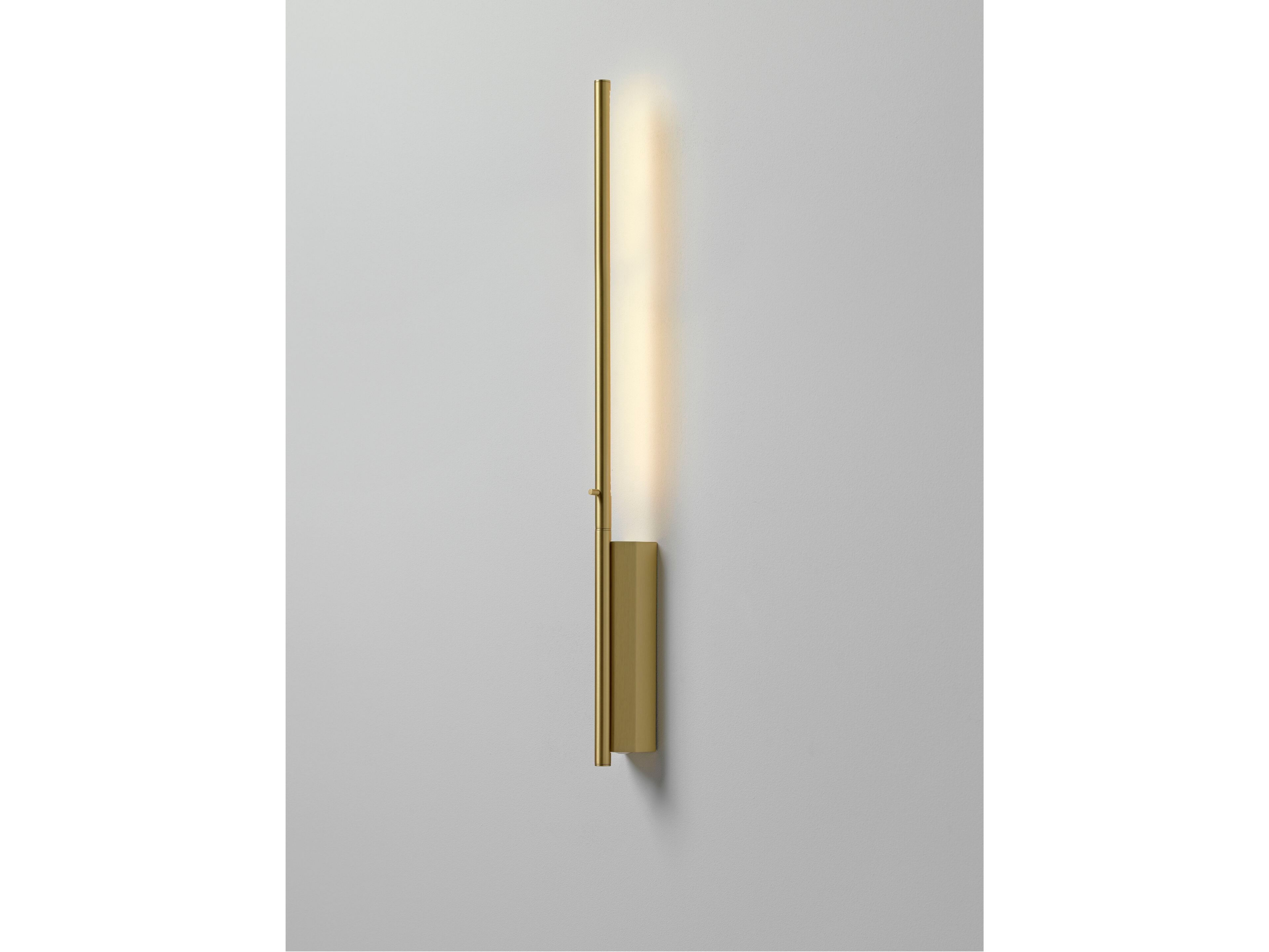 Латунный светодиодный настенный светильник для ванной комнаты CVL Luminaires ссылка ARCH-00038828 - Вид №8