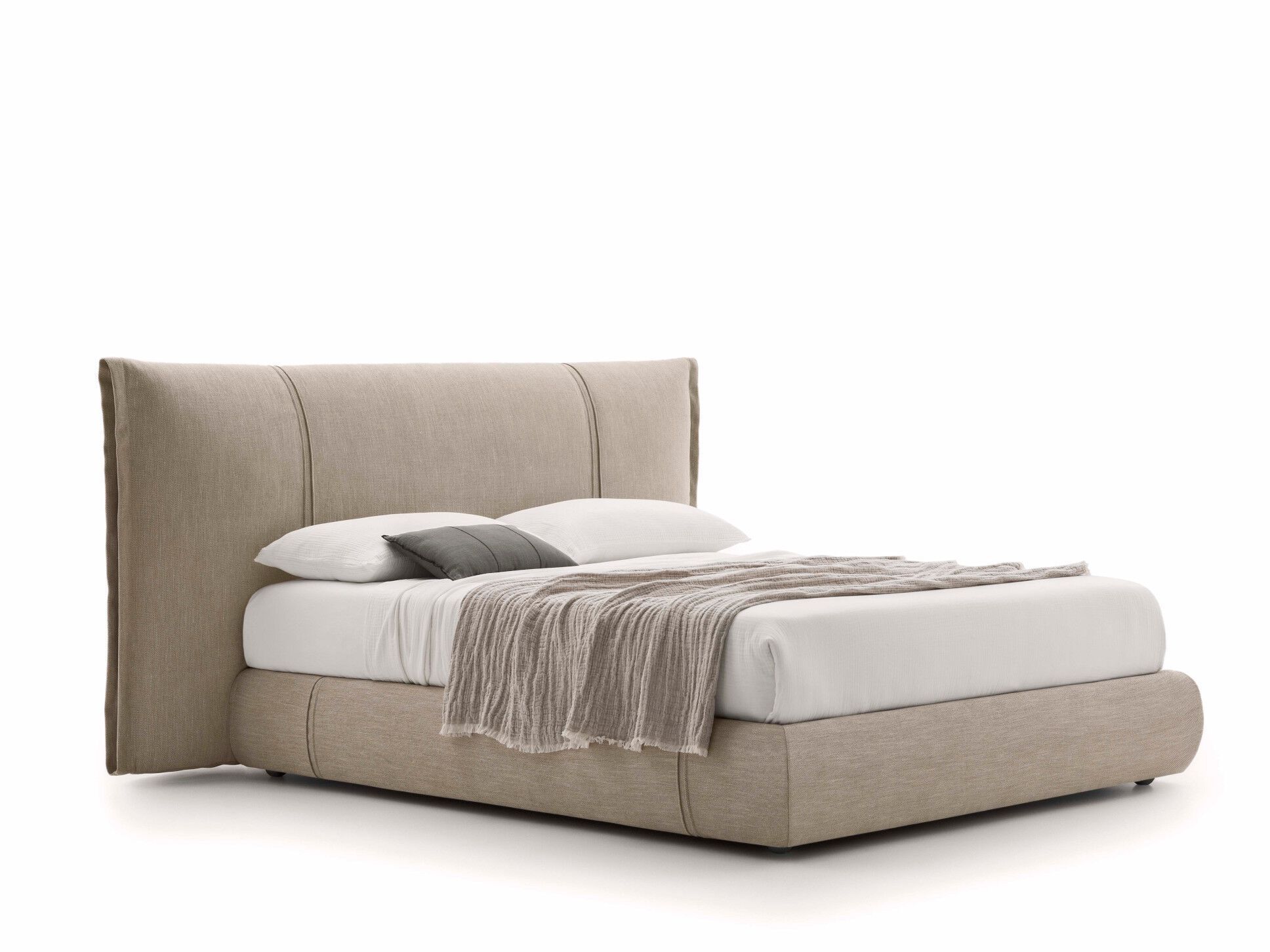 Тканевая кровать с мягким изголовьем Alf DaFrè ARTUR ARCH-00116668