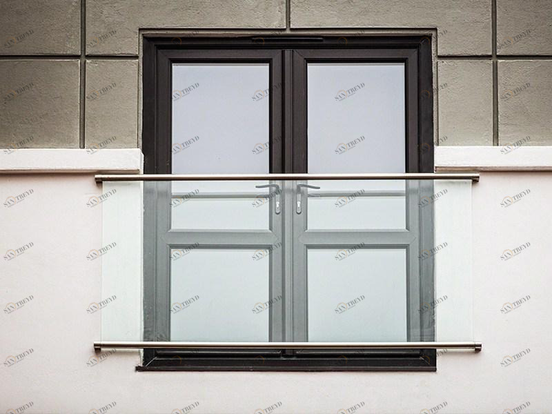 Q-RAILING ITALIA Парапет из нержавеющей стали и стекла для окон и балконов со светодиодами Easy glass® sun-id-1464913