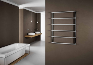 3551570400005 Cordivari Laura, полотенцесушитель водяной 1300/530, цвет полированная сталь