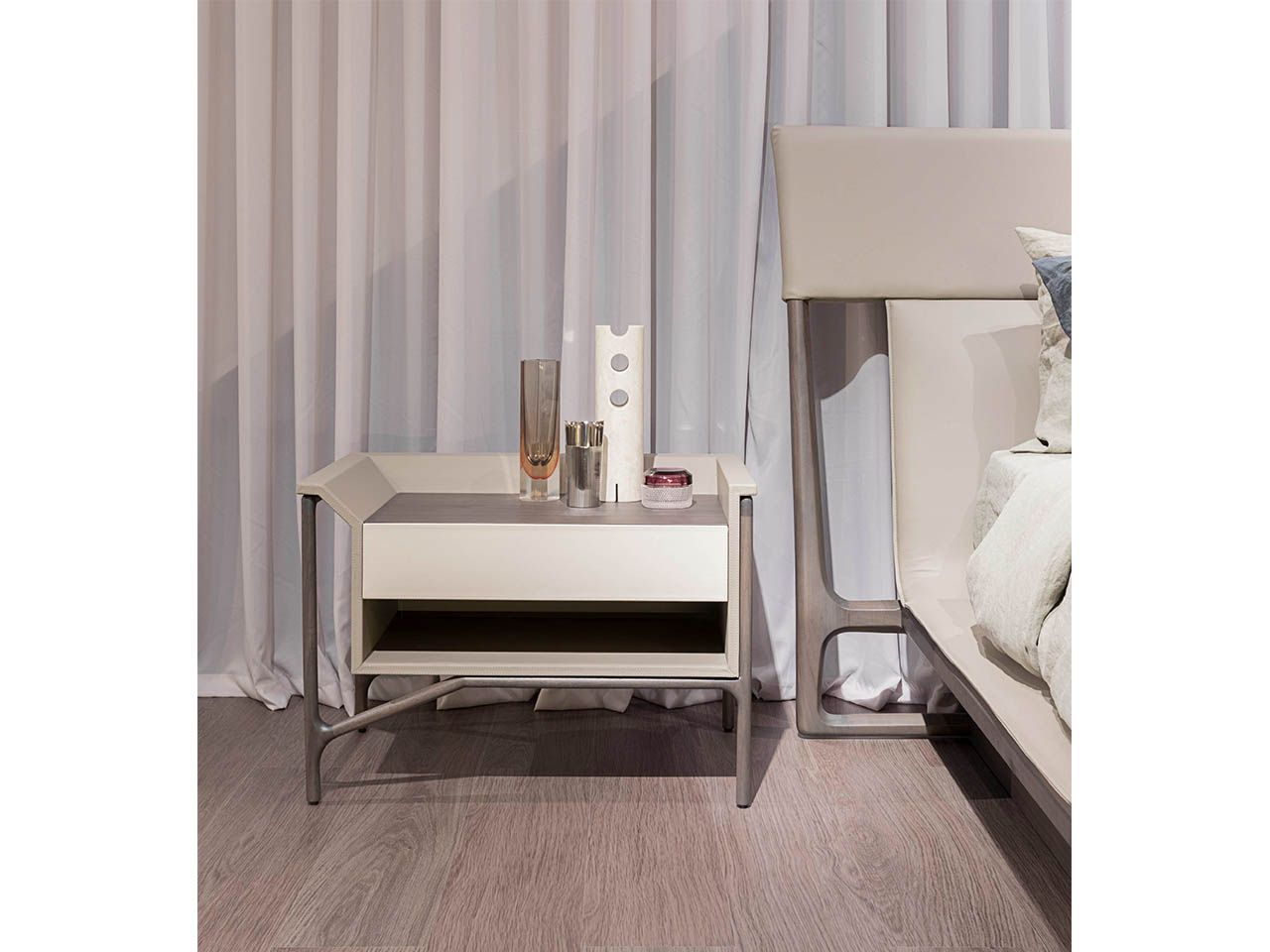 Прямоугольная кожаная прикроватная тумбочка Turri Vine ARCH-00015462