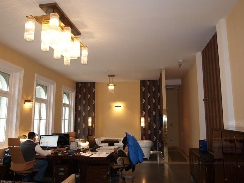 Подвесной светильник ручной работы из латуни Patinas Lighting Hoffmann ARCH-00106278 - Вид №5