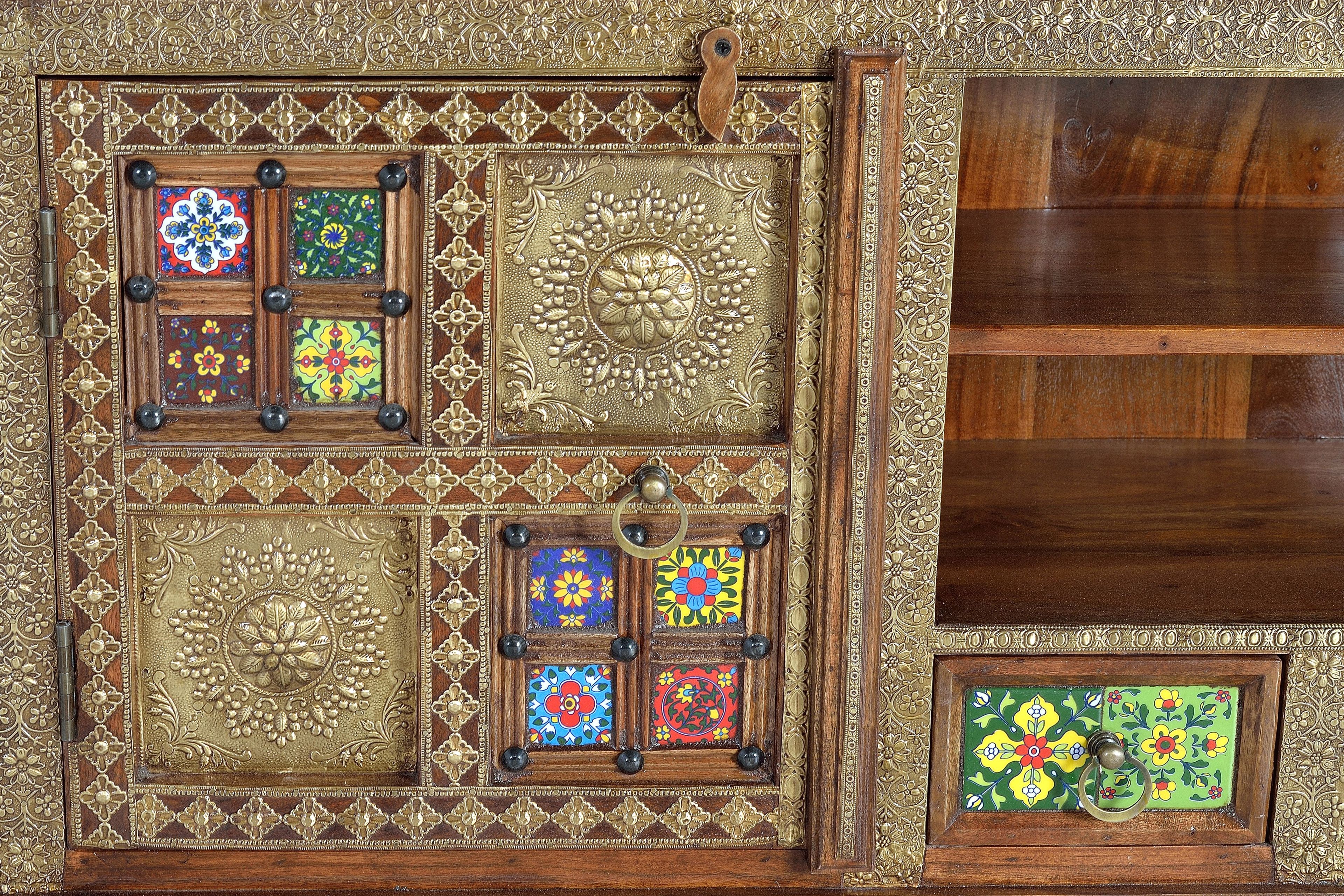 ТВ-шкаф из акации с выдвижными ящиками и распашными дверцами Giner y Colomer Benìn ARCH-00132111 - Вид №3