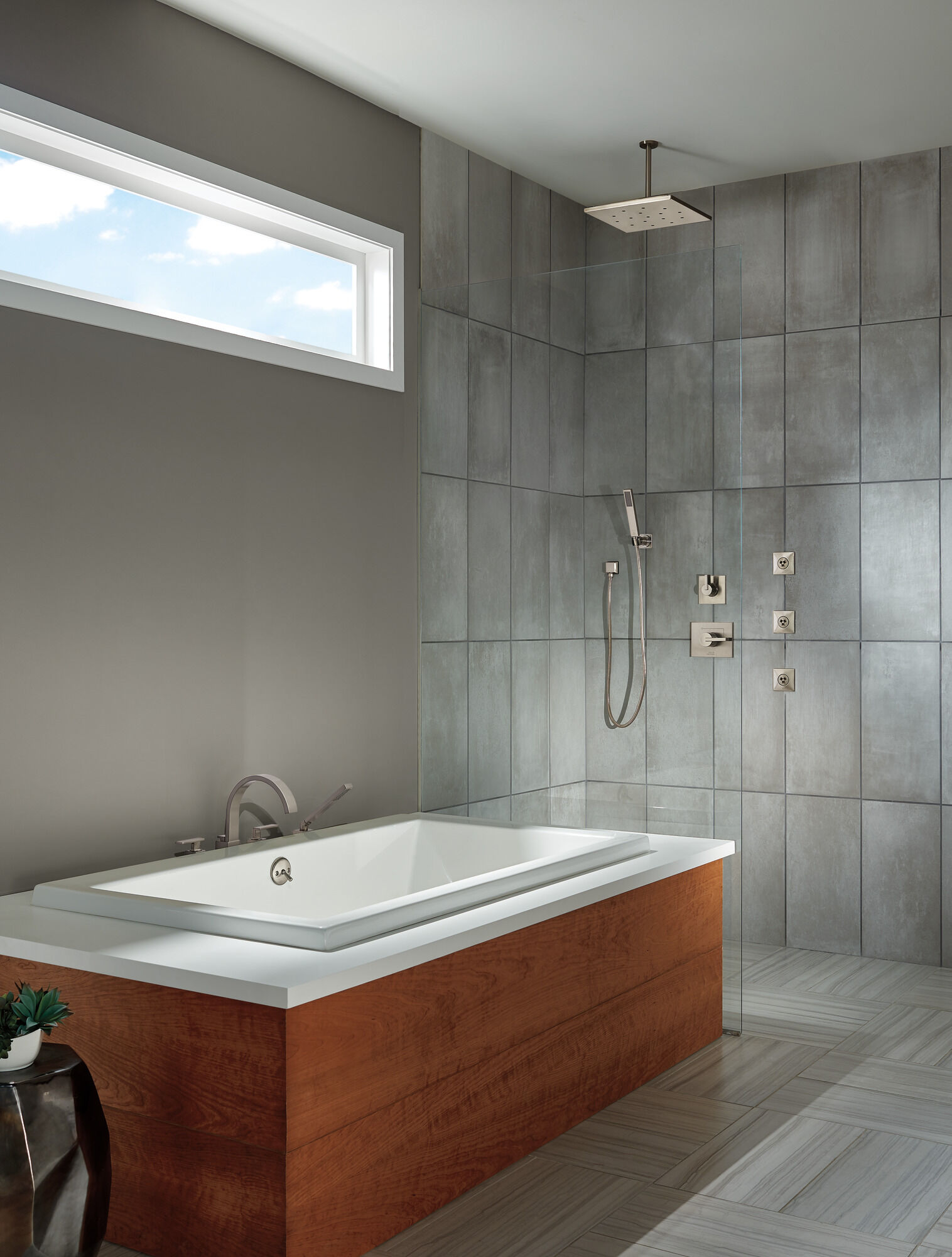 U4999-SS Держатель для душа и фланец для потолочного монтажа Delta Faucet Universal Showering Нержавеющая сталь  - Вид №2