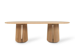 Овальный дубовый стол