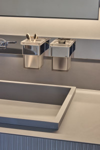 Умывальник из смолы