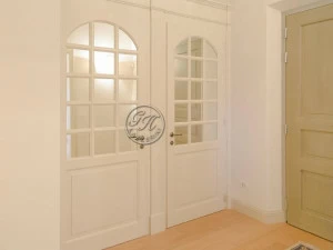 GH LAZZERINI Распашная лакированная дверь из дерева и стекла