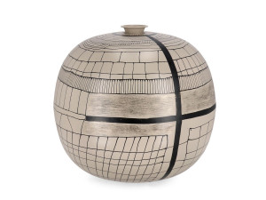 Круглая металлическая ваза ручной работы