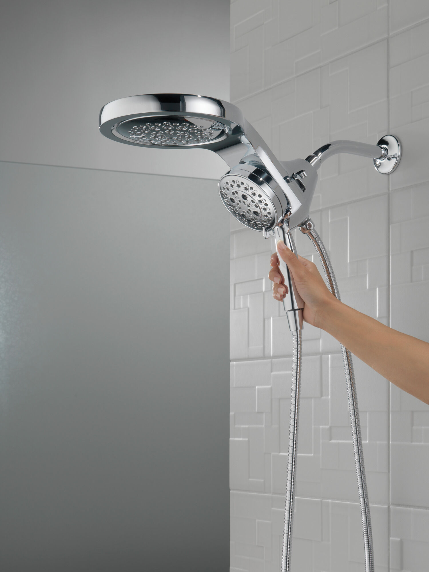 58680-25 HydroRain® H2Okinetic® 5-регулировочная душевая лейка два в одном Delta Faucet Universal Showering Хром  - Вид №9