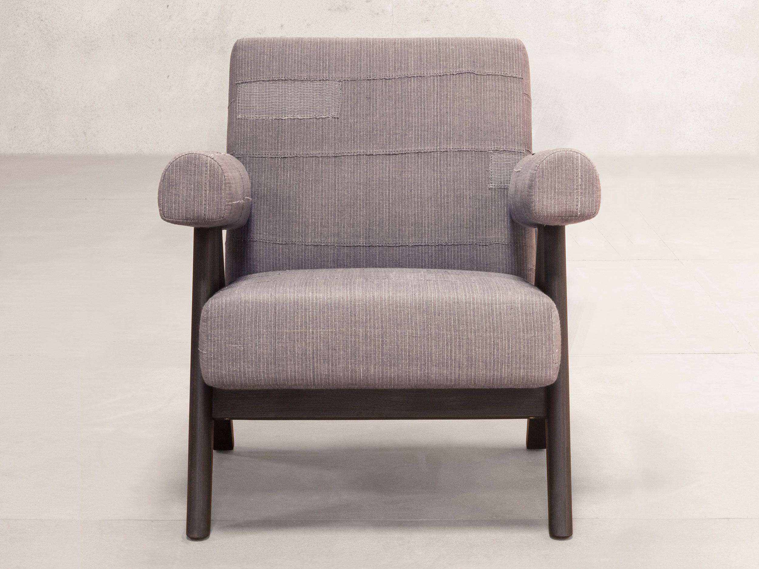 Тканевое кресло с подлокотниками Phantom Hands Project Chandigarh ARCH-00104387 - Вид №2