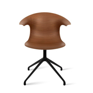 Деревянный стул с подлокотниками