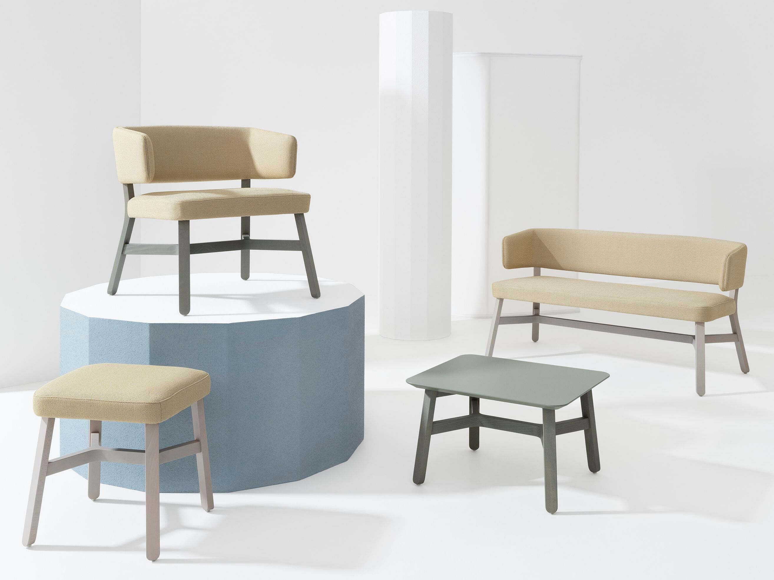 Низкий стул из бука Billiani круассан ARCH-00068241 - Вид №3