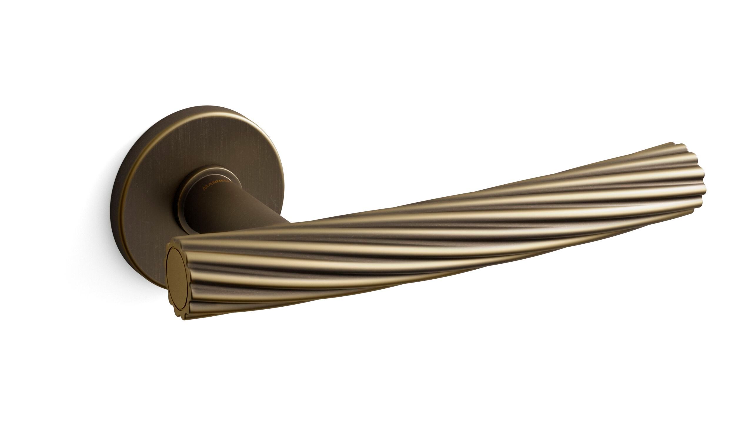 Латунная ручка на розетке Mandelli1953 Fusilla ARCH-00072306