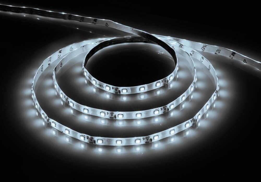 27638 Светодиодная влагозащищенная лента 4,8W/m 60LED/m 2835SMD холодный белый 5M LS604 Feron