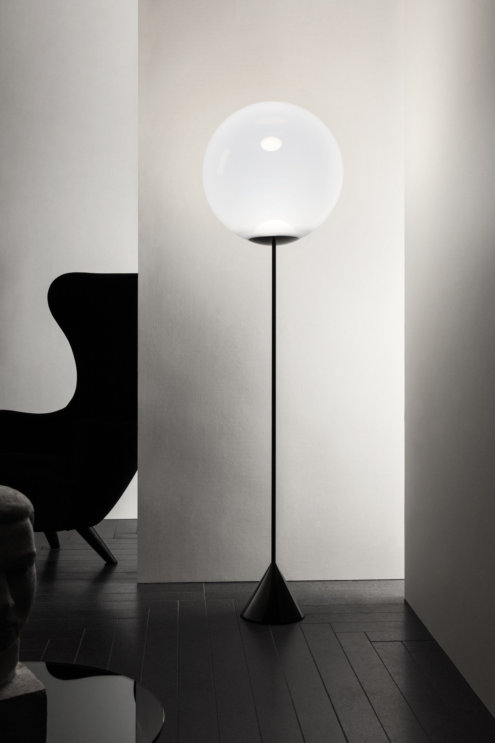 Тканевое кресло-шпагат Tom Dixon Wingback ARCH-00030040 - Вид №14