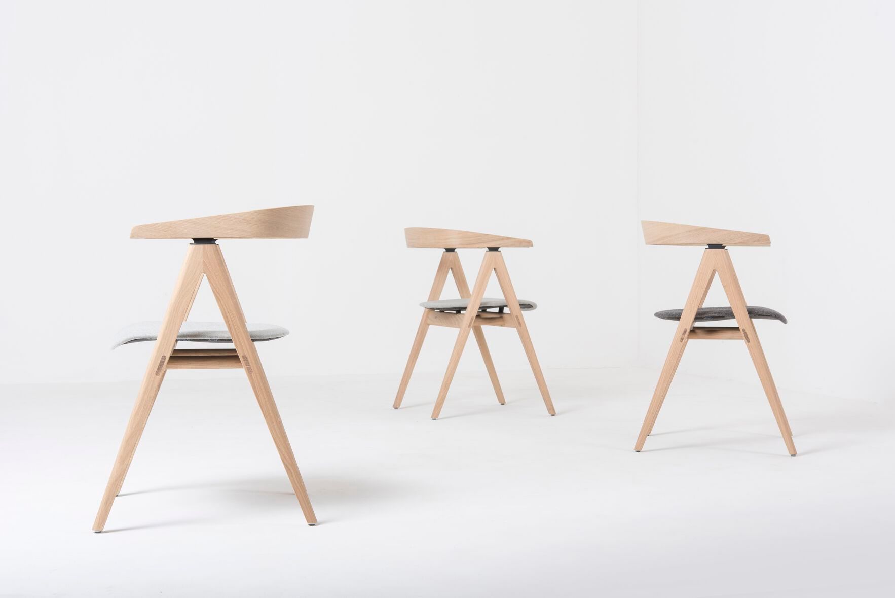 Мягкий стул с открытой спинкой Gazzda Ava ARCH-00071806 - Вид №17