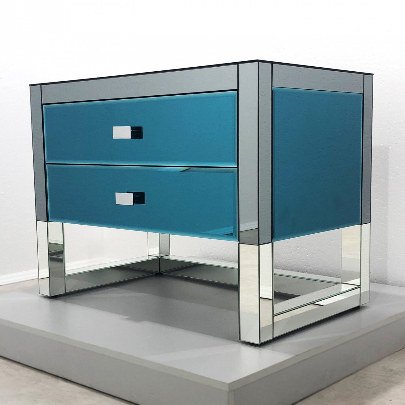 Прикроватная тумбочка дизайнерская синяя "Румми" GRAUM  304071 Зеркальный;синий  - Вид №6