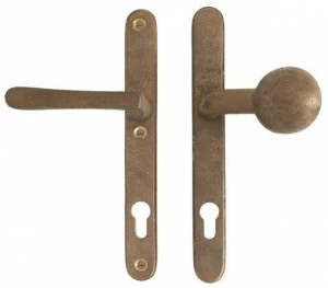 Dauby Бронзовая ручка на пластине Pure® 13382