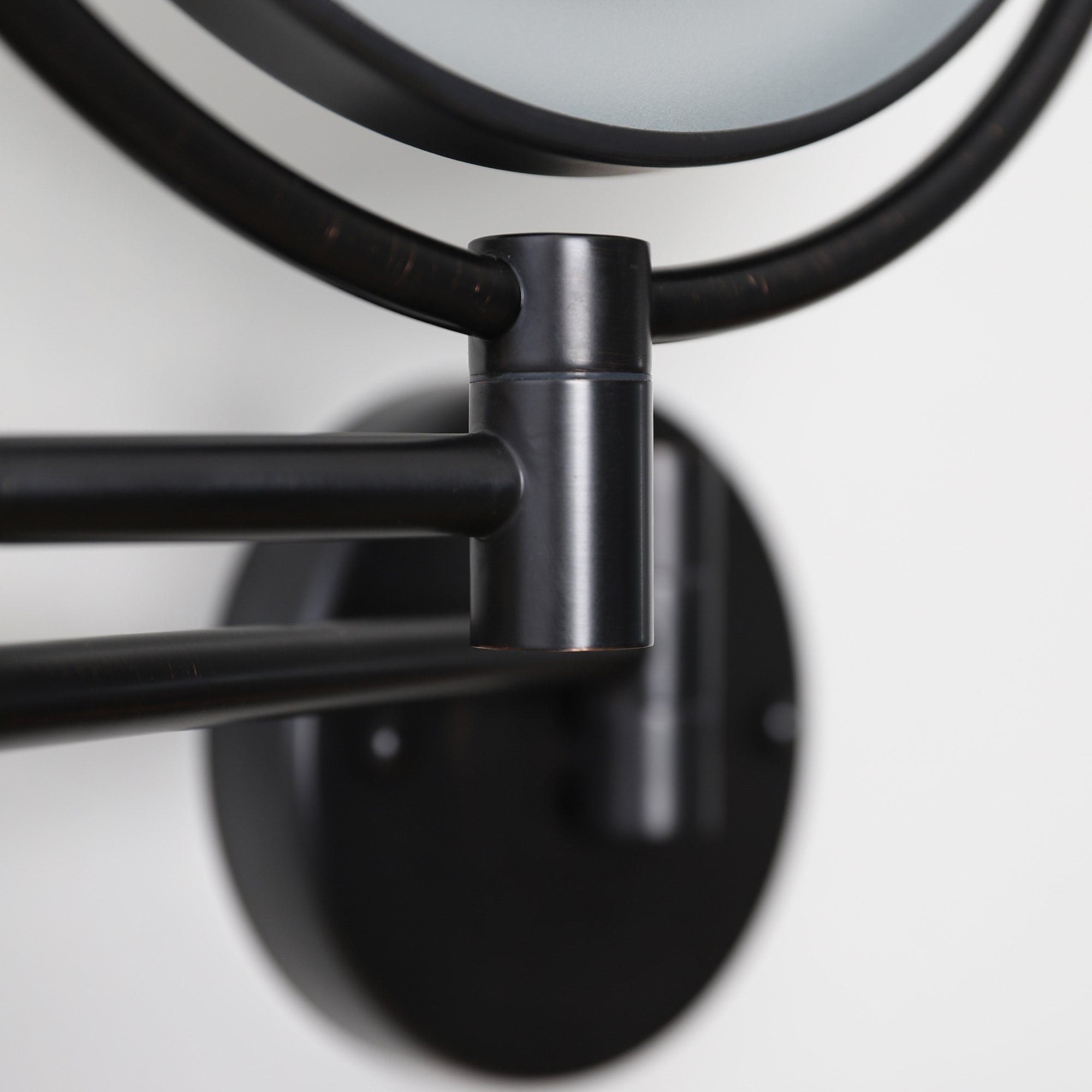 Настенное круглое увеличительное зеркало со встроенным освещением LUSSO Vogue ARCH-00141455 - Вид №2