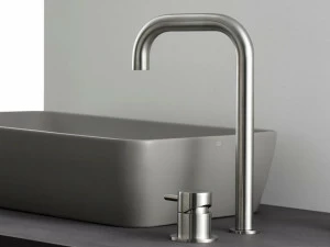 MINA Смеситель для умывальника из нержавеющей стали на 2 отверстия с аэратором Stiriana 6300-6190