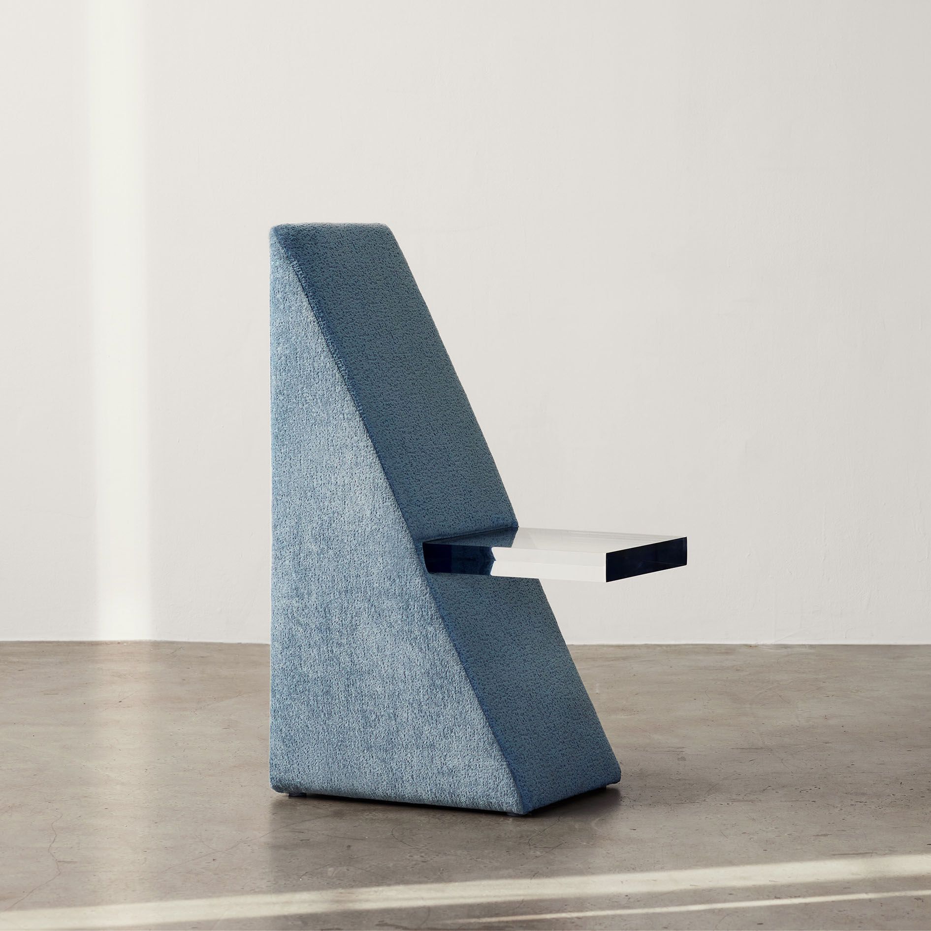 Стул из ткани с прозрачным люцитовым сиденьем Caroline Chao BLOC ARCH-00060139 - Вид №2