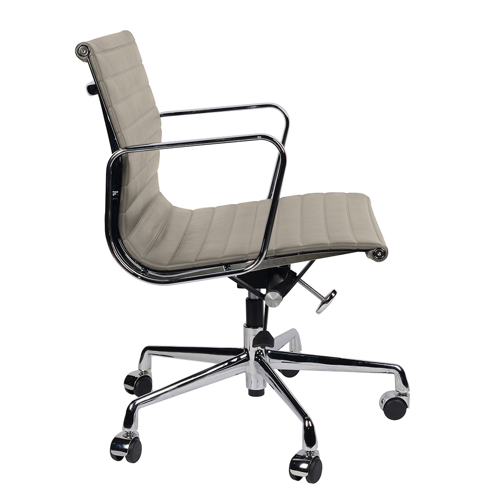 Кресло офисное серое с алюминиевыми подлокотниками Eames Style Ribbed Office Chair EA 117 SOHO DESIGN ДИЗАЙНЕРСКИЕ 00-3886259 Розовый  - Вид №2