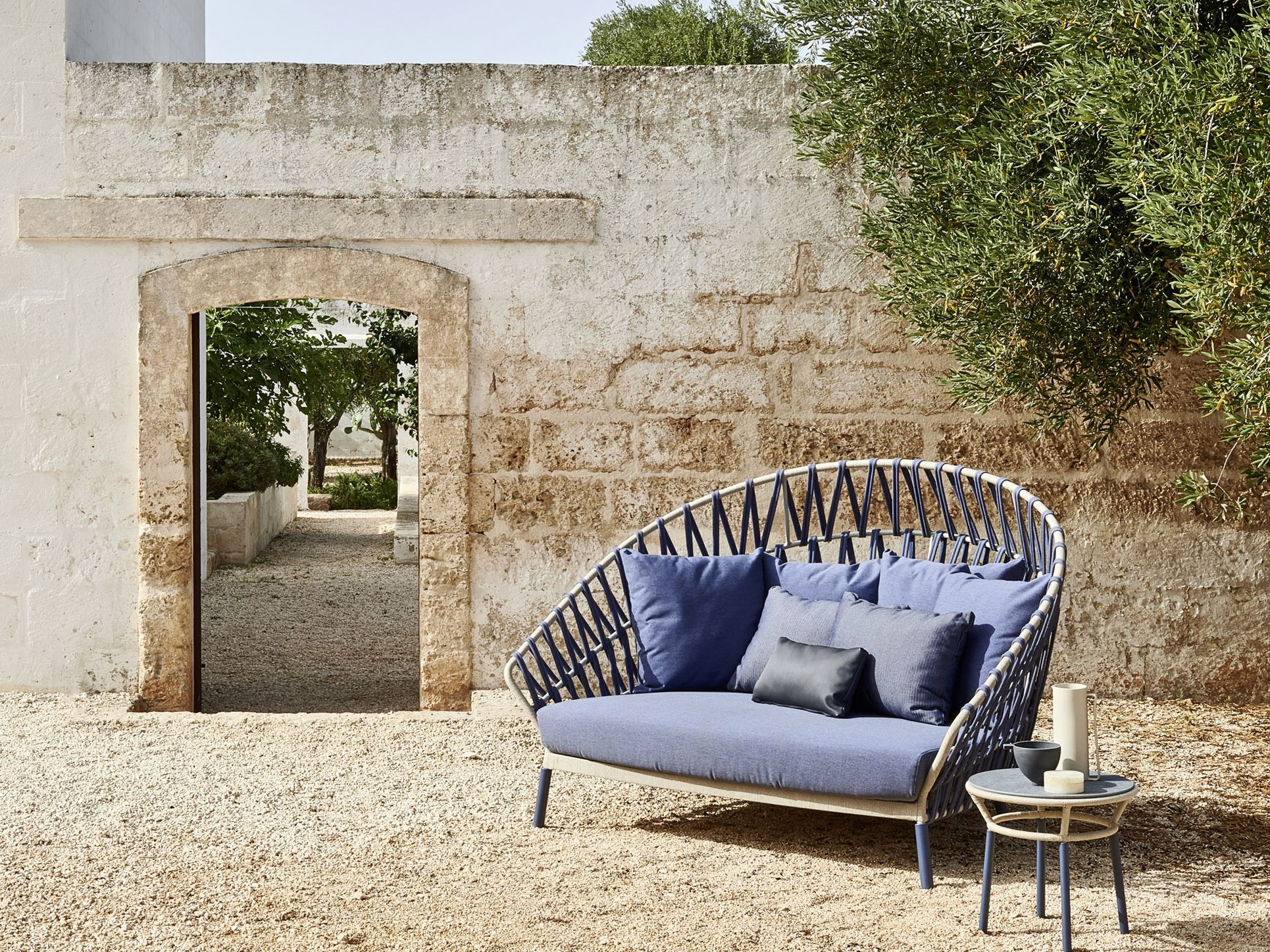 2-местный акриловый тканевый садовый диван Varaschin Эмма Кросс ARCH-00009633