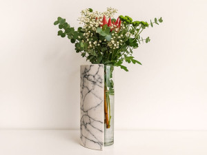 Ваза из мрамора и стекла