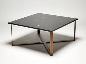 Квадратный столик из черного мрамора Marquina