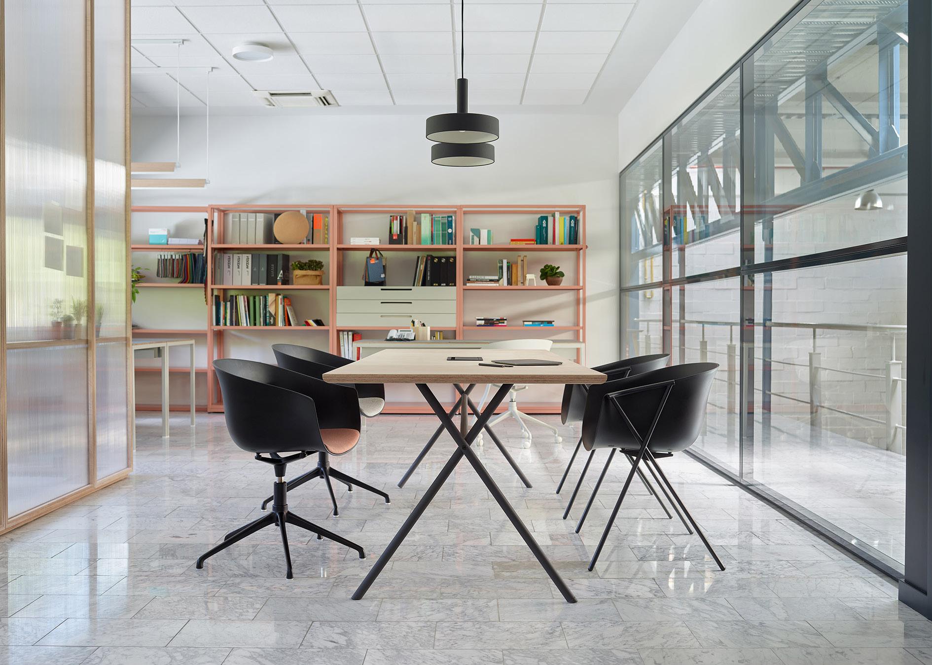 Вращающееся кресло ONDARRETA Bai ARCH-00042566 - Вид №1