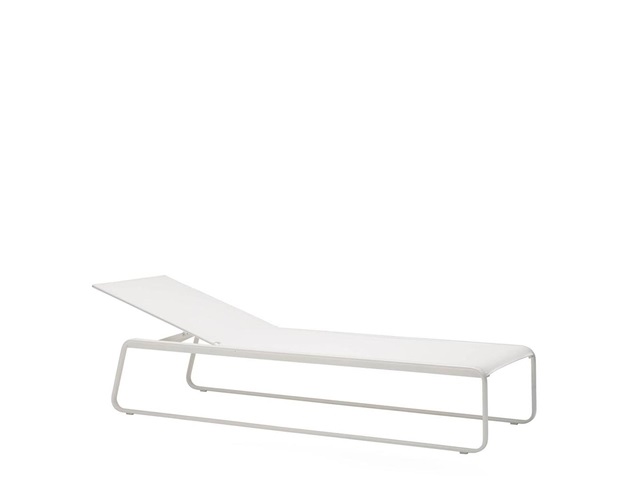 041048 Шезлонг Andreu World Aire