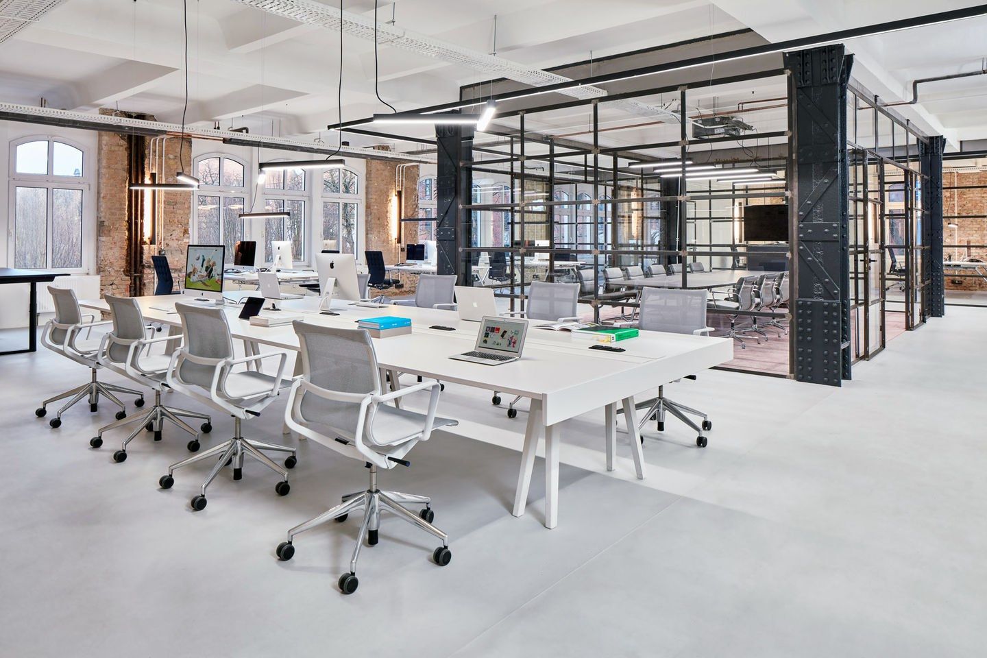 Кожаный стул с подлокотниками VITRA Eames Soft Pad Group ARCH-00088842 - Вид №13