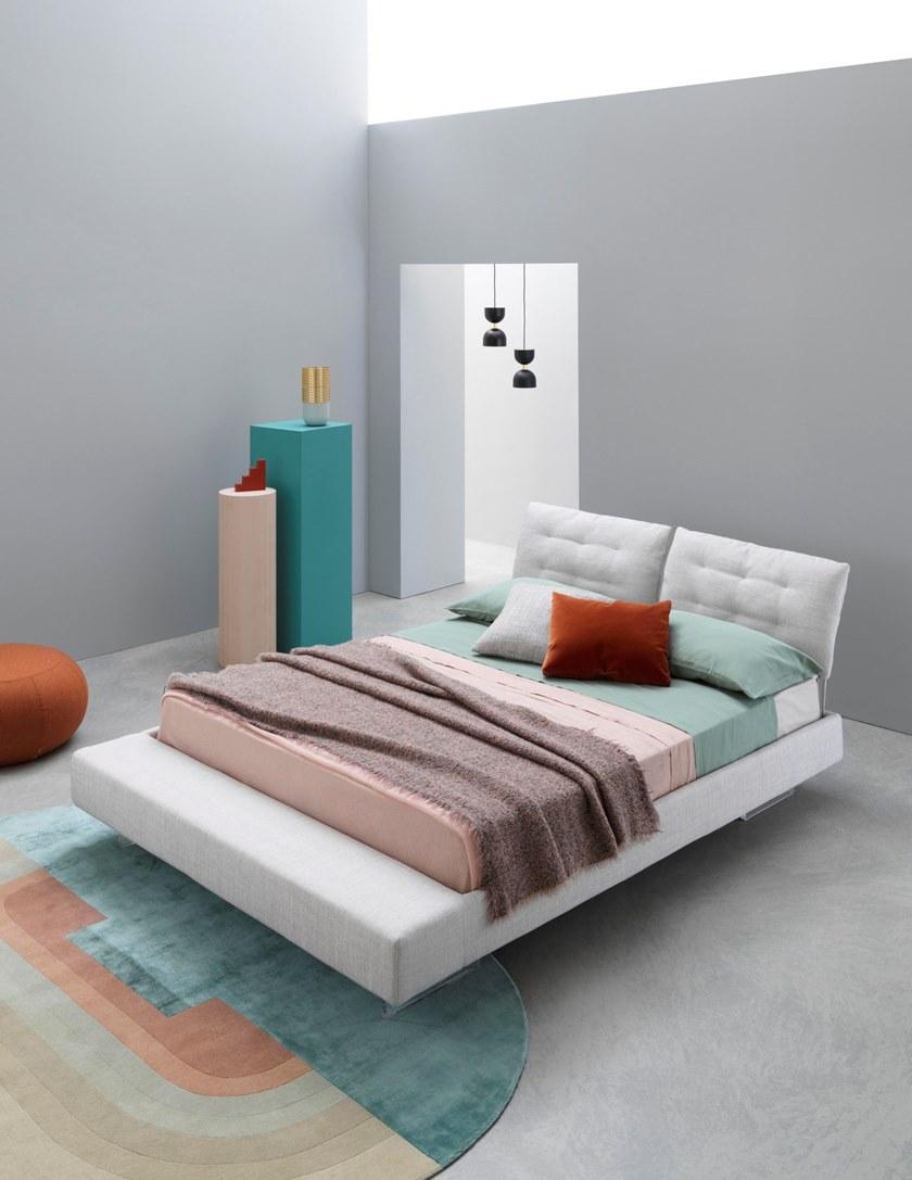 Saba Italia Двуспальная кровать с обивкой из ткани Limes sun-id-1504063 - Вид №4