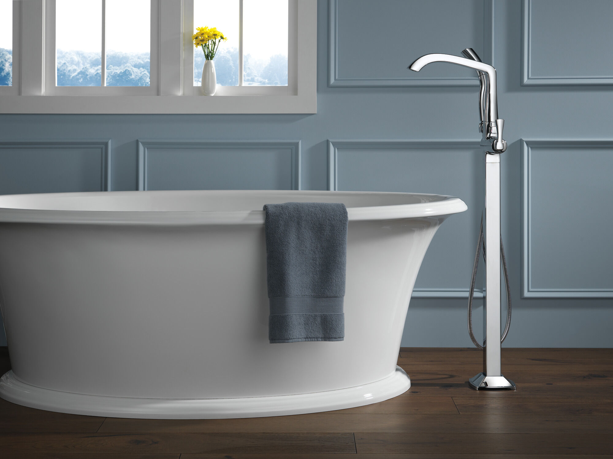 T4776-SSFL Накладка наполнителя ванны на полу с одной ручкой Delta Faucet Stryke Нержавеющая сталь  - Вид №2