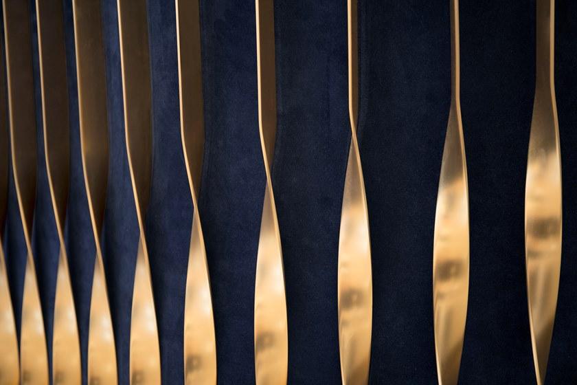 KOKET Кресло из ткани и латуни с подлокотниками Mandy sun-id-1482319 - Вид №6