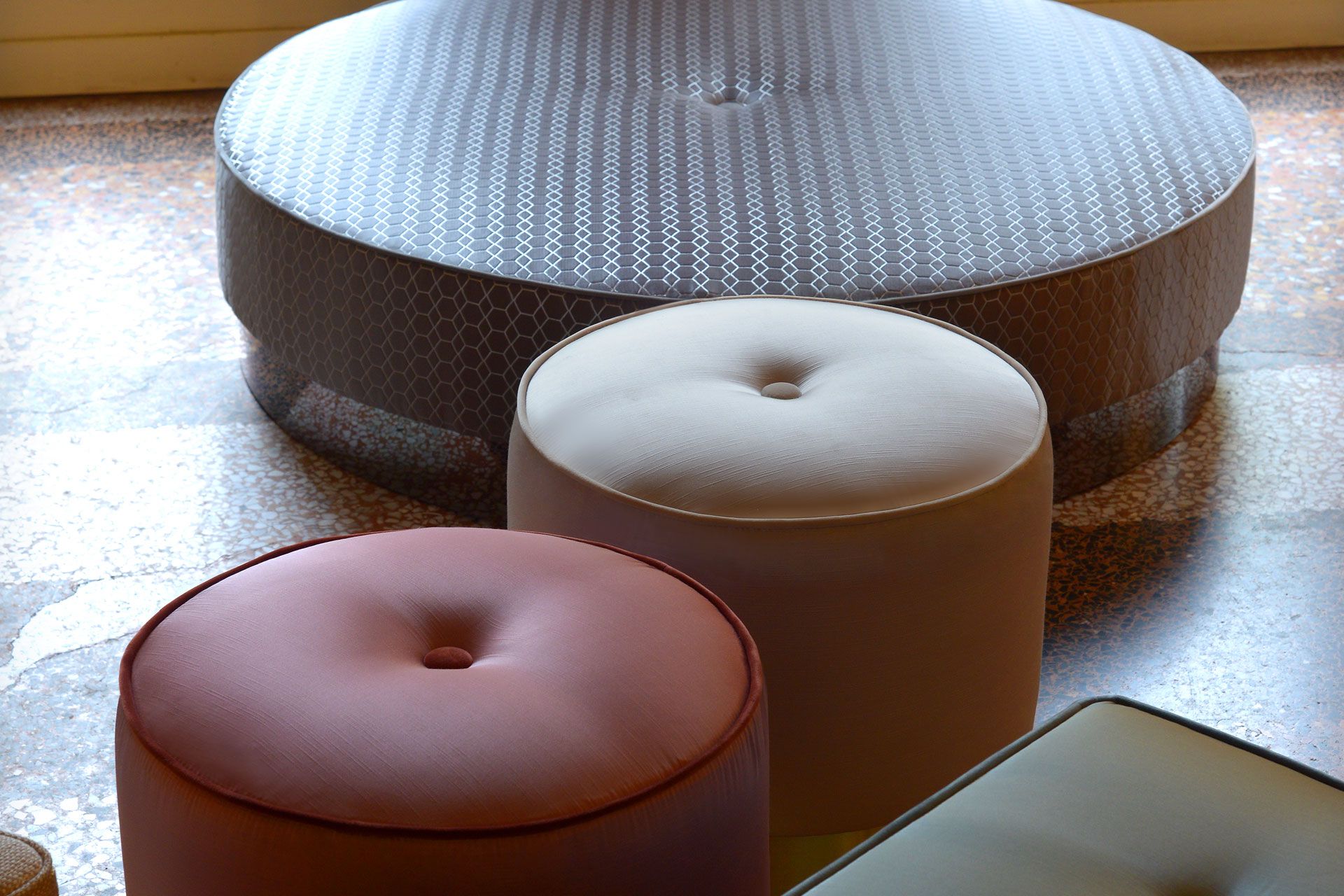 Круглый пуф из ткани Domingo Salotti Eos ARCH-00117334 - Вид №4