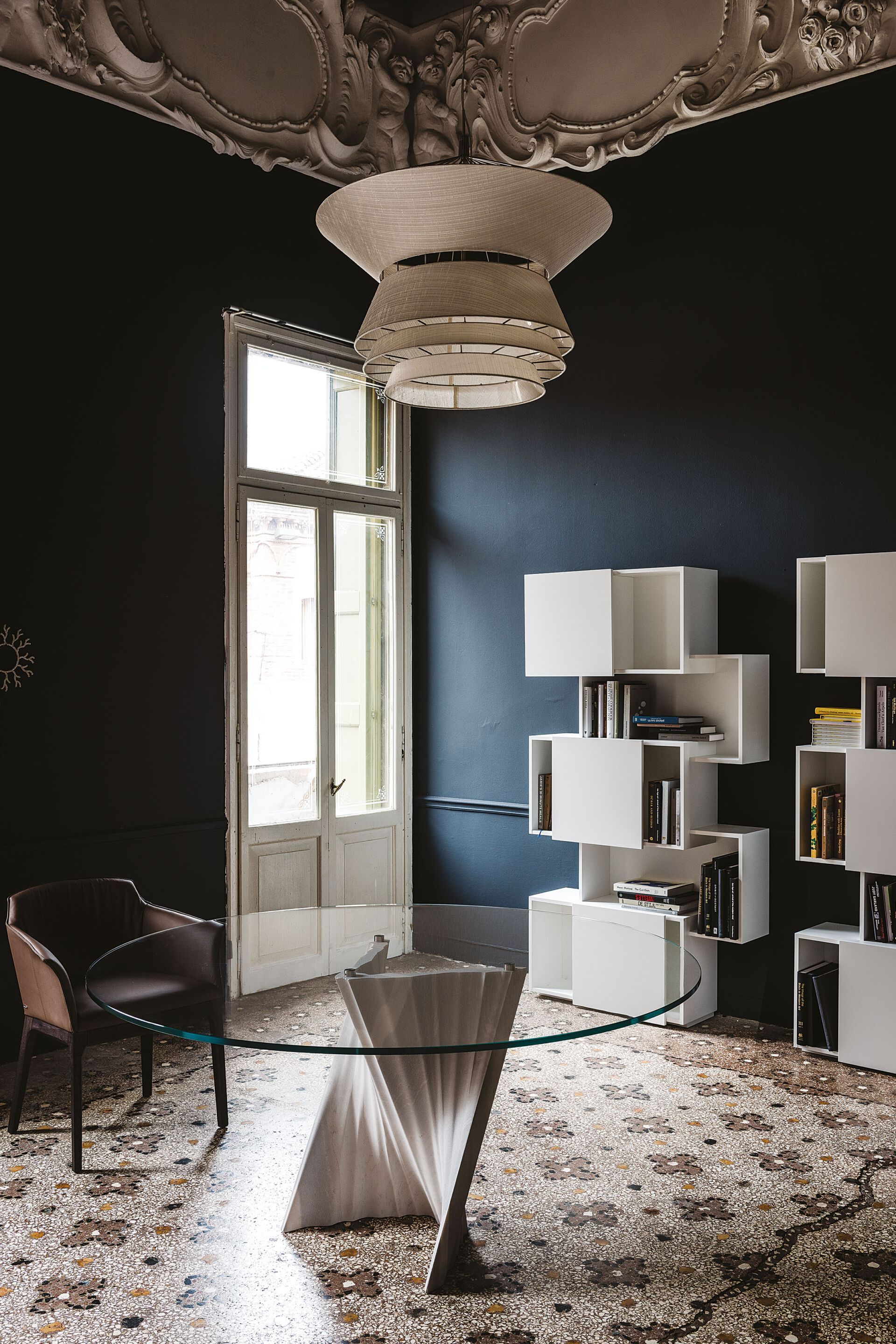 Круглый стол из хрусталя и мрамора Cattelan italia PLISSET ARCH-00090194 - Вид №2